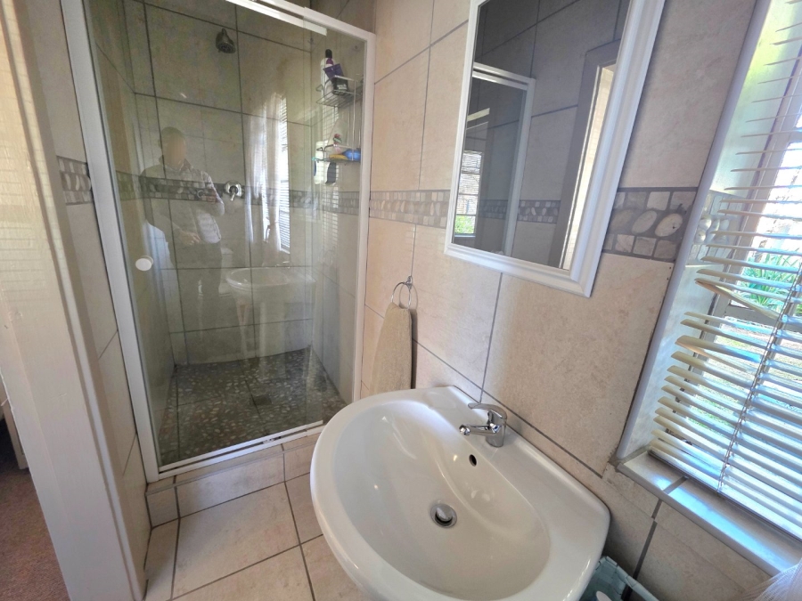 5 Bedroom Property for Sale in Jordania Free State